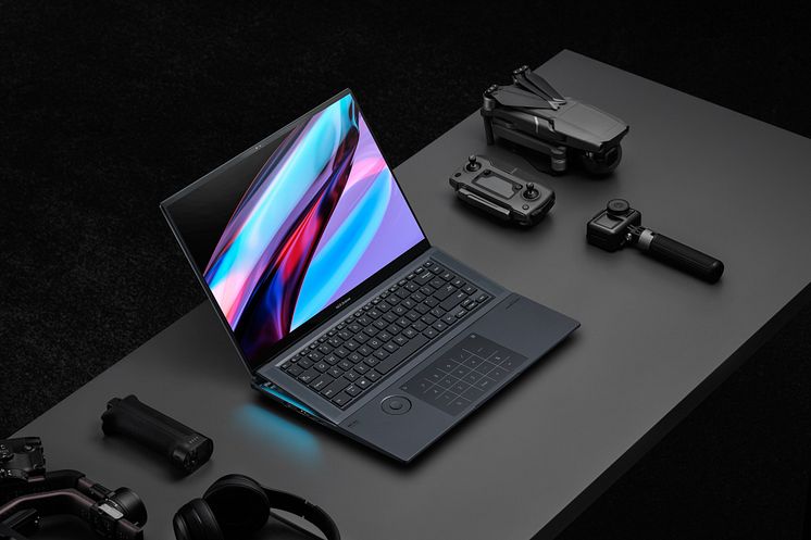 Zenbook Pro 16X OLED_UX7602_Scenario photo_05