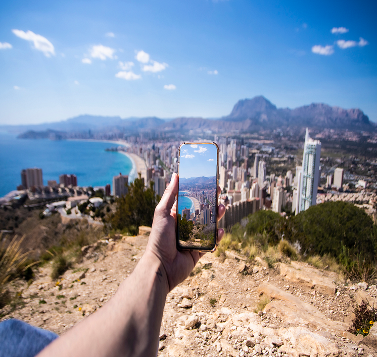 movil-benidorm-alicante-s1658928577_20230211020023_HORIZ 2125 X 1416.png
