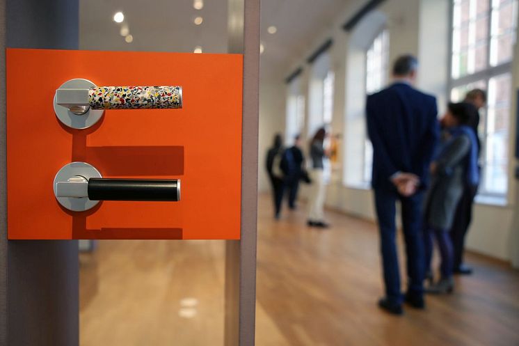 Türgriffe in der Ausstellung "begreifbare Baukunst" im GRASSI Museum für Angewandte Kunst Leipzig