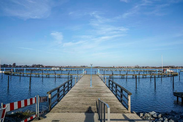 Rundsteg am Yachthafen Burgtiefe