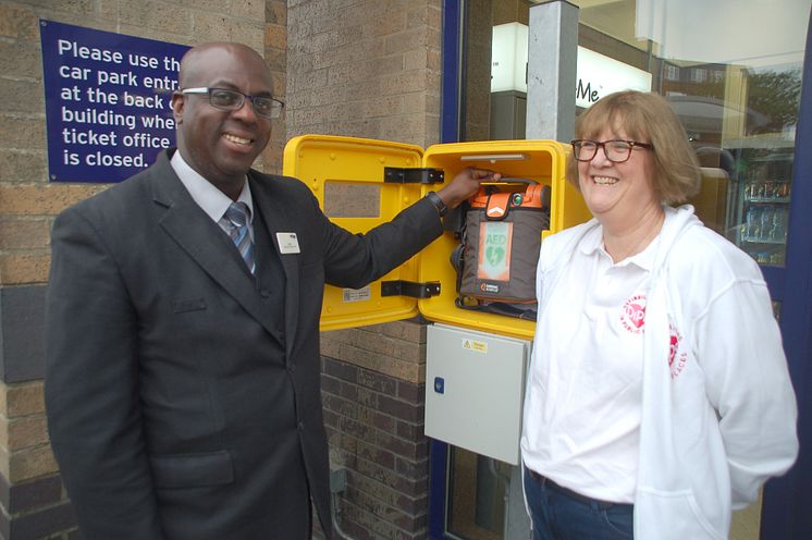 Defibrillators fitted at all Great Northern, Southern and Thameslink stations