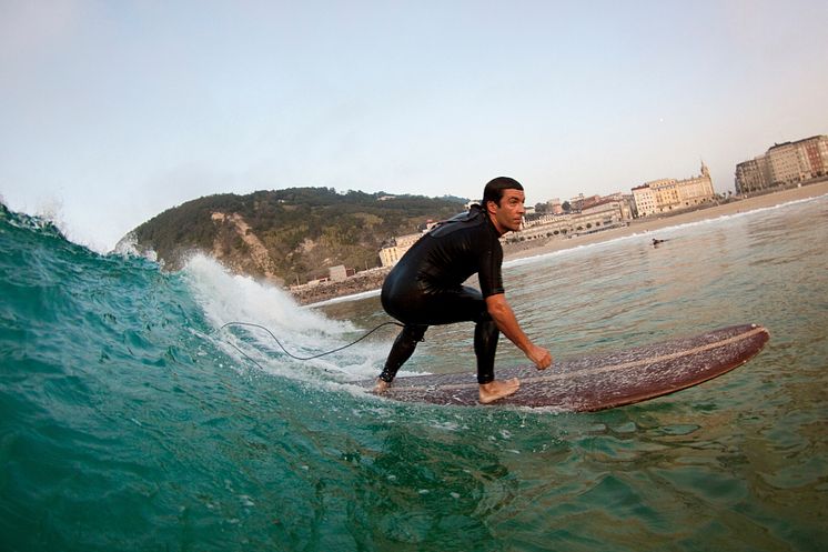 Surfing i San Sebastian