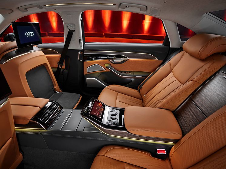 Audi A8 L med loungestemning