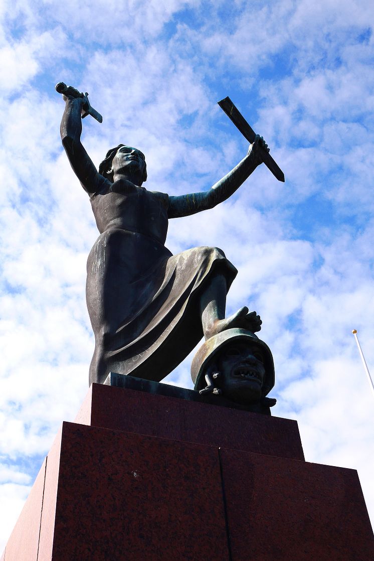 Fredsstatyn på Stora torget