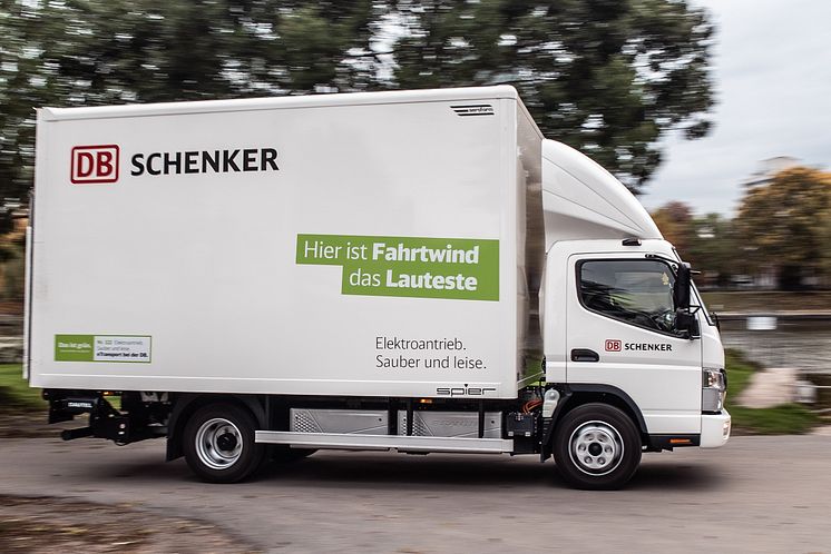 DB-Schenker_eCanter_ellastbilar2.jpg