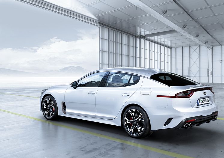 Kia Stinger - exterior 14