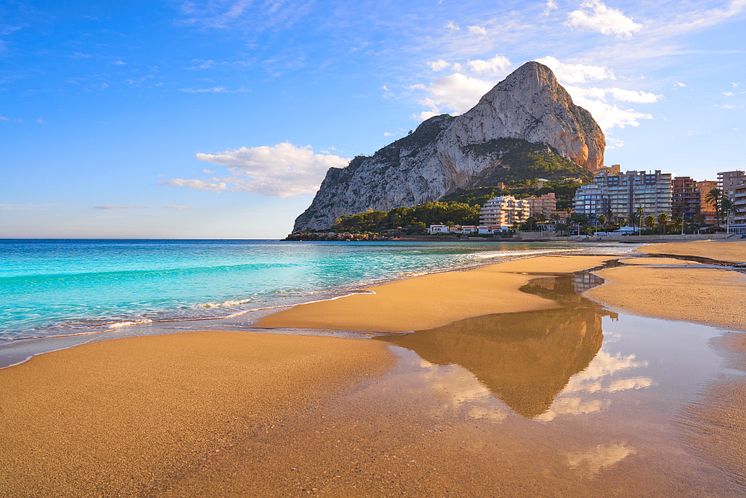 spain-alicante-beach-1146484743