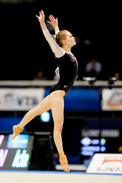 Ida Gustafsson under VM i artistisk gymnastik i Tokyo 2011. 
