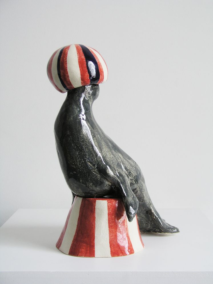 KLara Kristalova, En misslyckad föreställning, 2007, stoneware. Courtesy of Galleri Magnus Karlsson