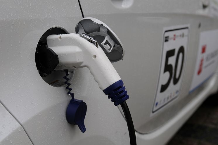 Målgång för Oresund Electric Car Rally på Stortorget, Malmö