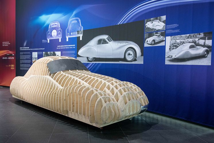 En træmodel på særudstillingen Strømlinet på Audi Museum Mobile i Ingolstadt