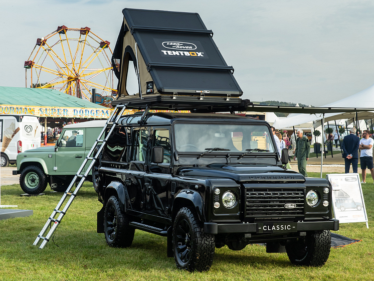 LAND ROVER CLASSIC INTRODUCES NEW CLASSIC DEFENDER PARTS AT GOODWOOD REVIVAL 1
