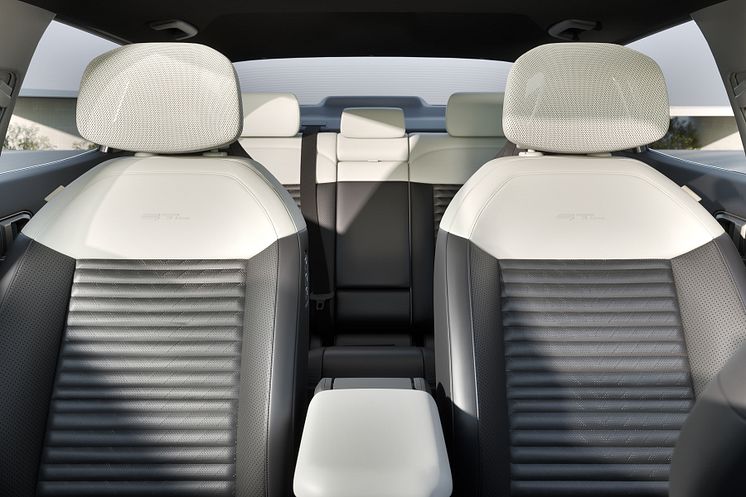 kia-ev4-sedane-gtl-int-static-print-3600x2400-3.jpg