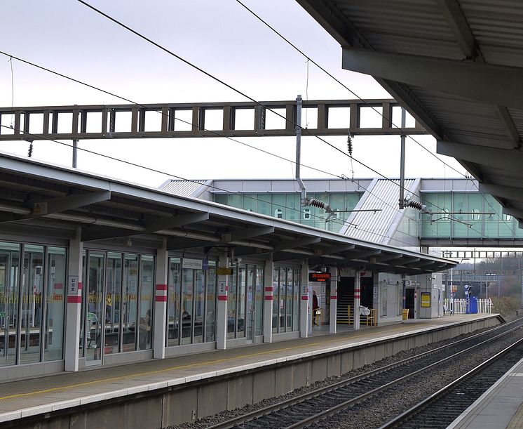Network Rail begins vital lift improvement work at Luton Airport Parkway station