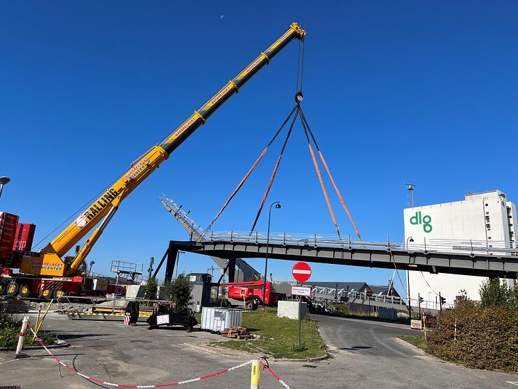 Rødby ferry berth 3 mobile crane_upper ramp