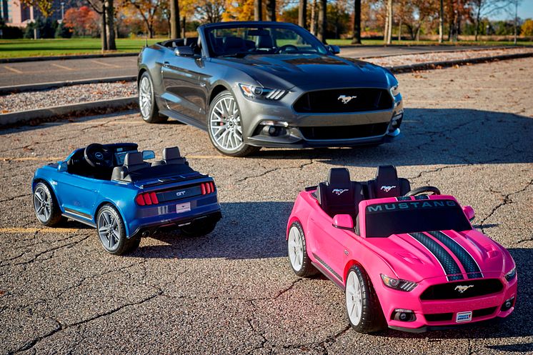 A Ford és a Fisher-Price bemutatja a Mustang gyermekváltozatát, minden idők legmodernebb Power Wheels kisautóját 