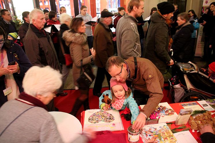 Großer Erfolg: Bärenherz-Weihnachtsbasar 2015