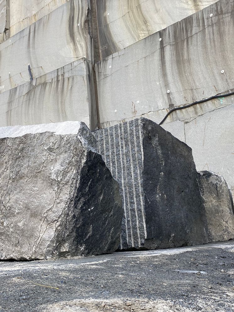 Raw block_Lundhs Real Stone quarry_photo_Celine Aagard_Envelope1976
