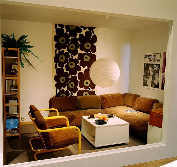 Interiör från lägenhet i ett nybyggt miljonprogramsområde från 1976. Foto: Peter Segemark, Nordiska museet