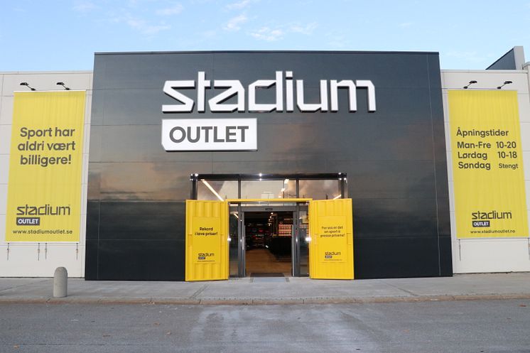 Stadium Outlet NO_entre