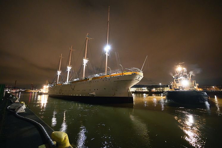 Barken Viking lämnar Göteborg