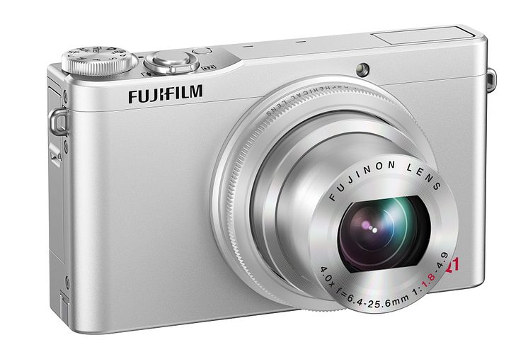 FUJIFILM XQ1 silver