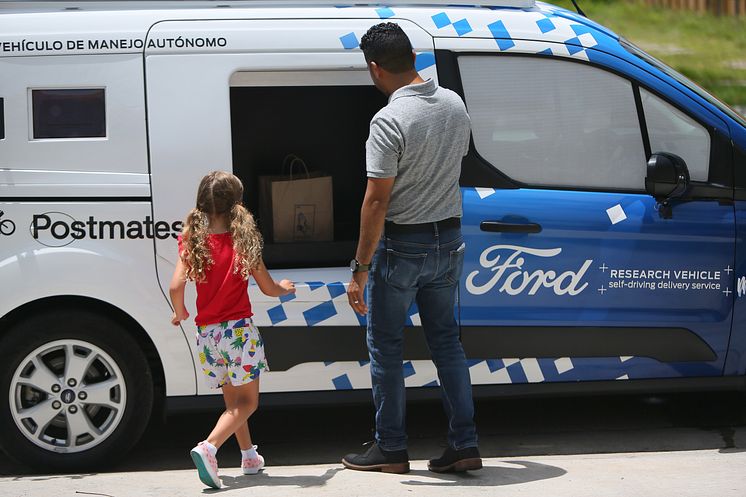 Ford - Postames együttműködés