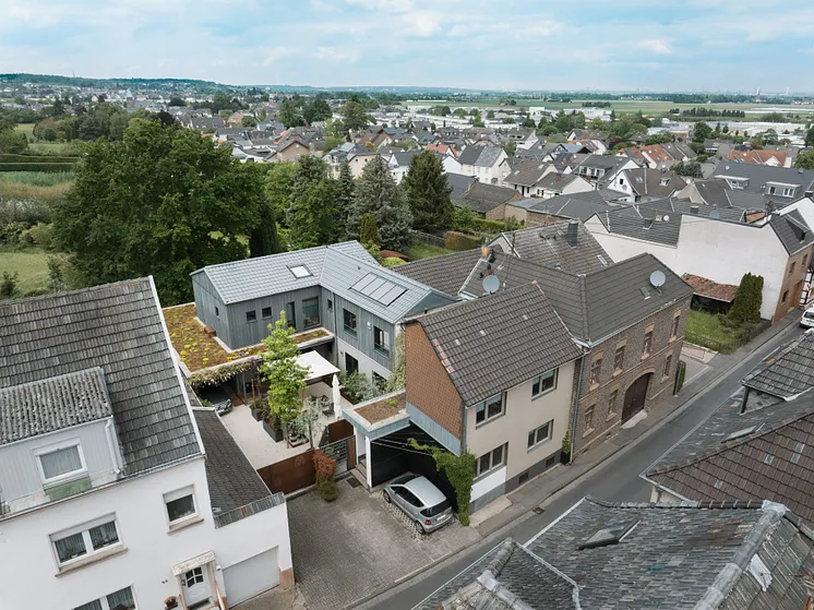 Baufritz_HausStier_Vogelperspektive_Bestandshaus