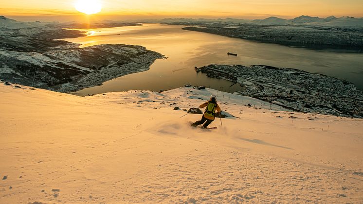 Narvik - Photo - Kjetil Janson - VisitNarvik.com-Narvikfjellet.no.jpg