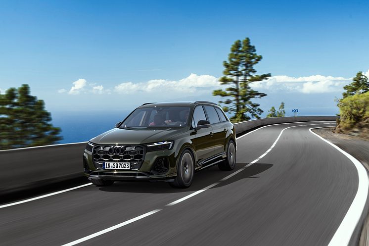 Audi SQ7 TFSI (Oak green pearl effect)