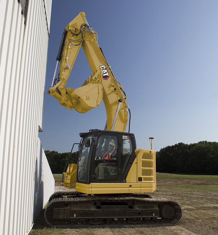 Cat 325_CM20200310.jpg