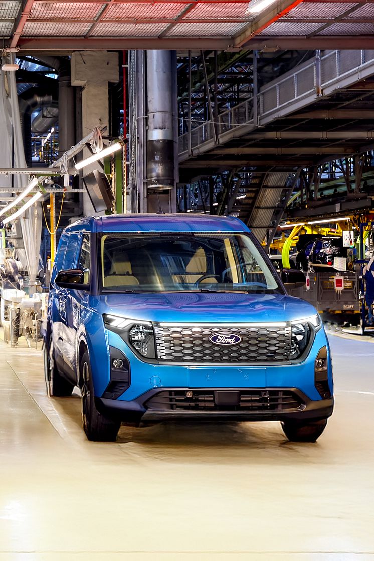 Ford E-Transit Courier 2025.jpg