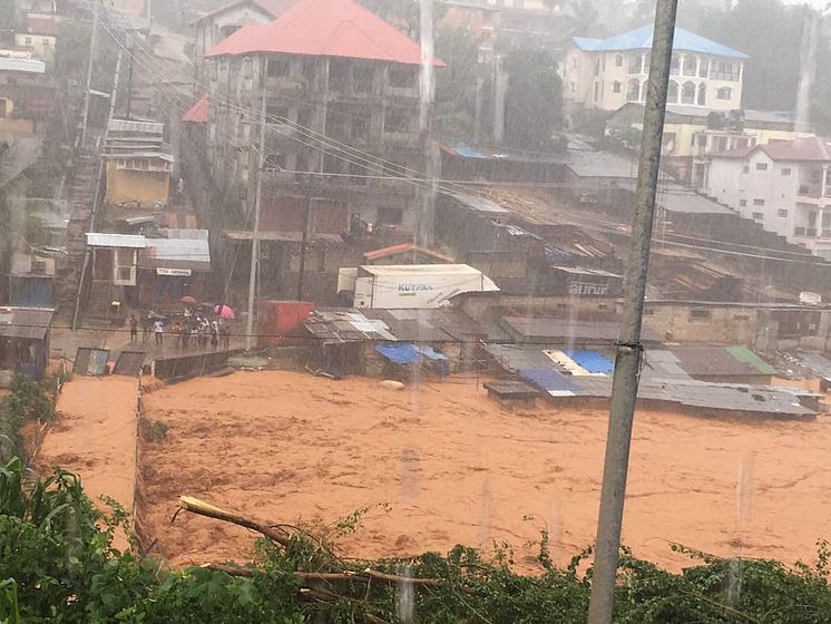 Ødeleggelser av flom og jordskred i Freetown, Sierra Leone, 14. august 17