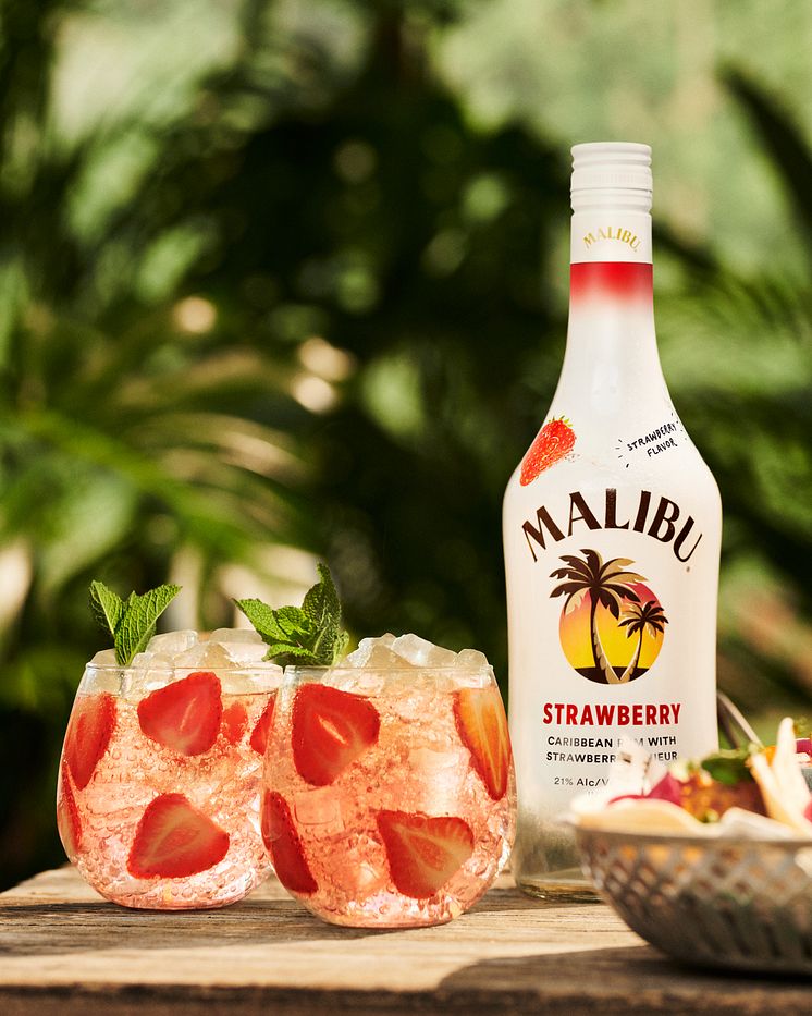 PreviewLarge-Malibu - Strawberry - Spritz - US - Evergreen - Product - 4x5