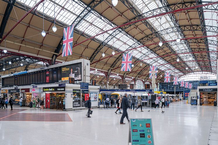 Victoria Platform 7 (existing gateline)