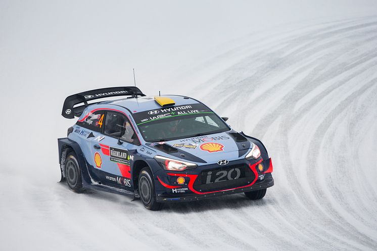 Hyundai tar dubbla pallplatser i Rally Sweden.