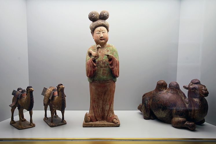 Frühchinesische Ausstellungsstücke und Stücke  des 20. und 21. Jahrhunderts