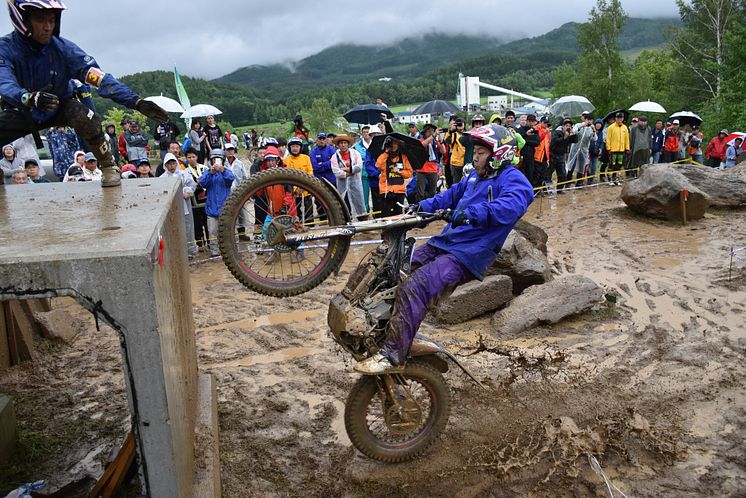 2018071602_003xx_JTR_Rd4_野崎選手_4000