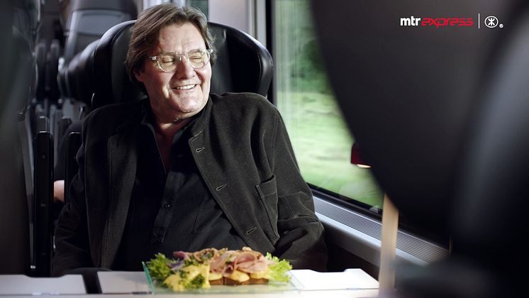 Johan Rabaeus förkroppsligar Stockholm i MTR Express reklamfilm 