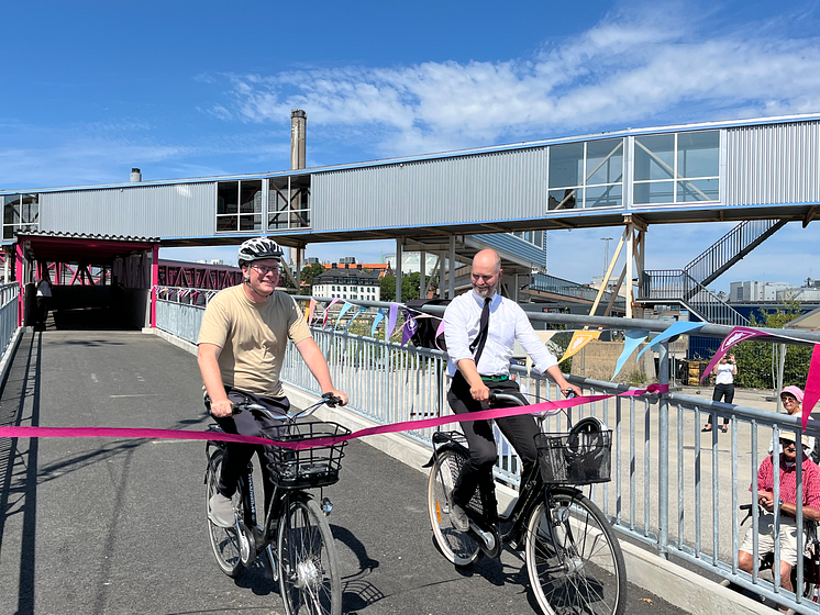 Invigning av Värtahamnens nya gång- och cykelbro