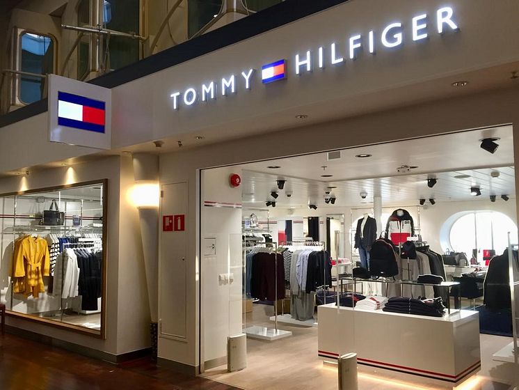 Världens första flytande Tommy Hilfiger-butik