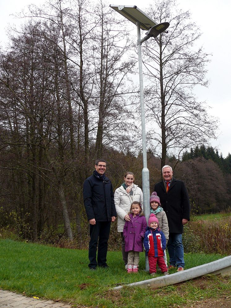 LED-Umrüstung der Straßenbeleuchtung und eine neue Solar-LED-Leuchte für eine Bushaltestelle in Pegnitz