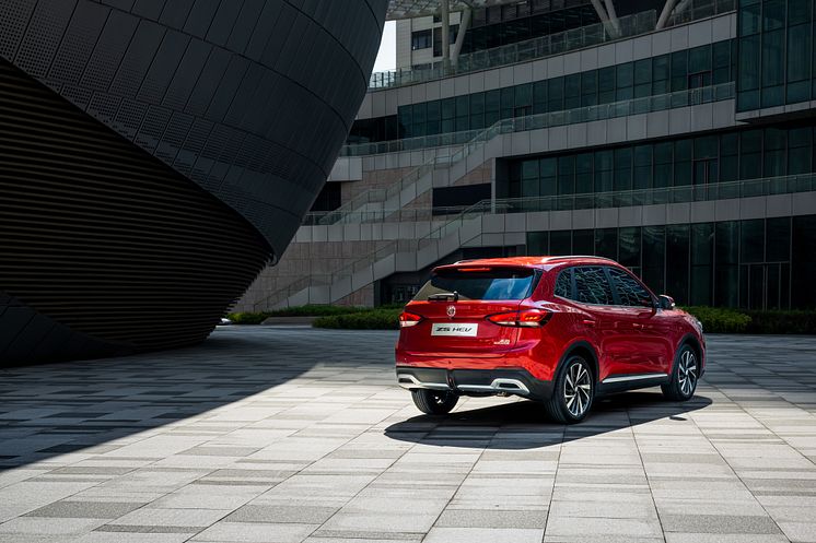 MG ZS Hybrid+ takaviisto.jpg