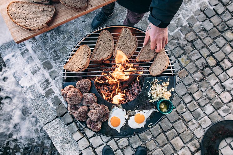 mnd-grillkol-eller-briketter-grillning-narbild.jpeg