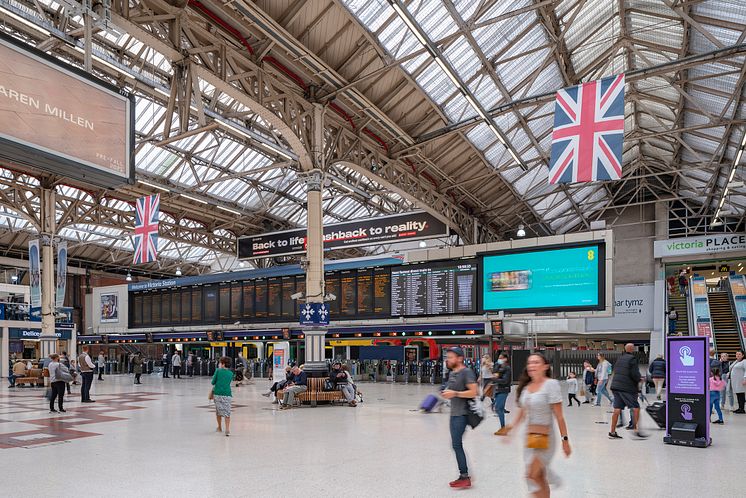 AFTER The additional ticket gates to serve platforms 8-13