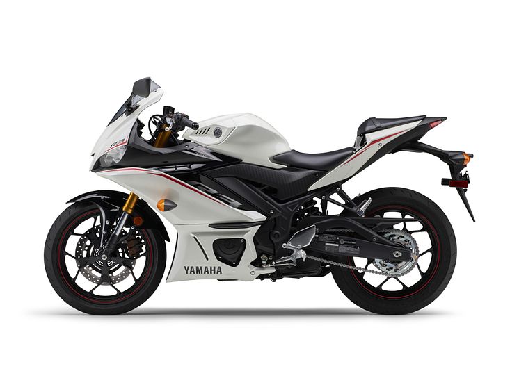 2018101502_013xx_YZF-R3_ABS_WHITE_METALLIC_6_2_4000