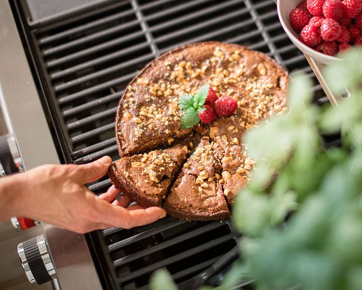 mnd-bluegaz-grilla-på-midsommar-grillad-kladdkaka