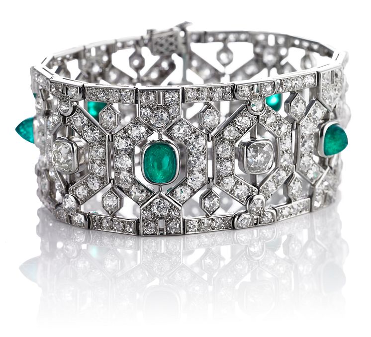 Dronning Alexandrines smaragd- og diamantarmbånd. Vurdering- DKK 300.000-400.000.