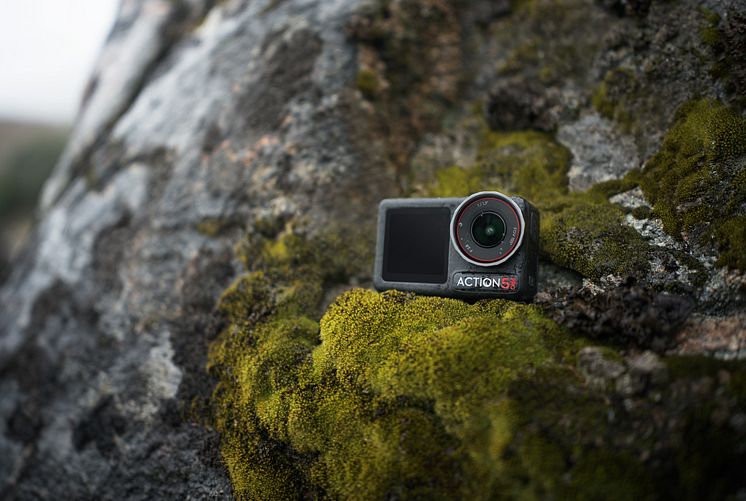 Osmo Action 5 Pro_Lifestyle Photos_moss.jpg