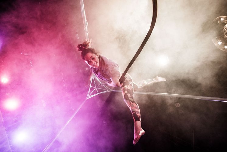 Pressbild för ”Bloom” med Cirkus Cirkör